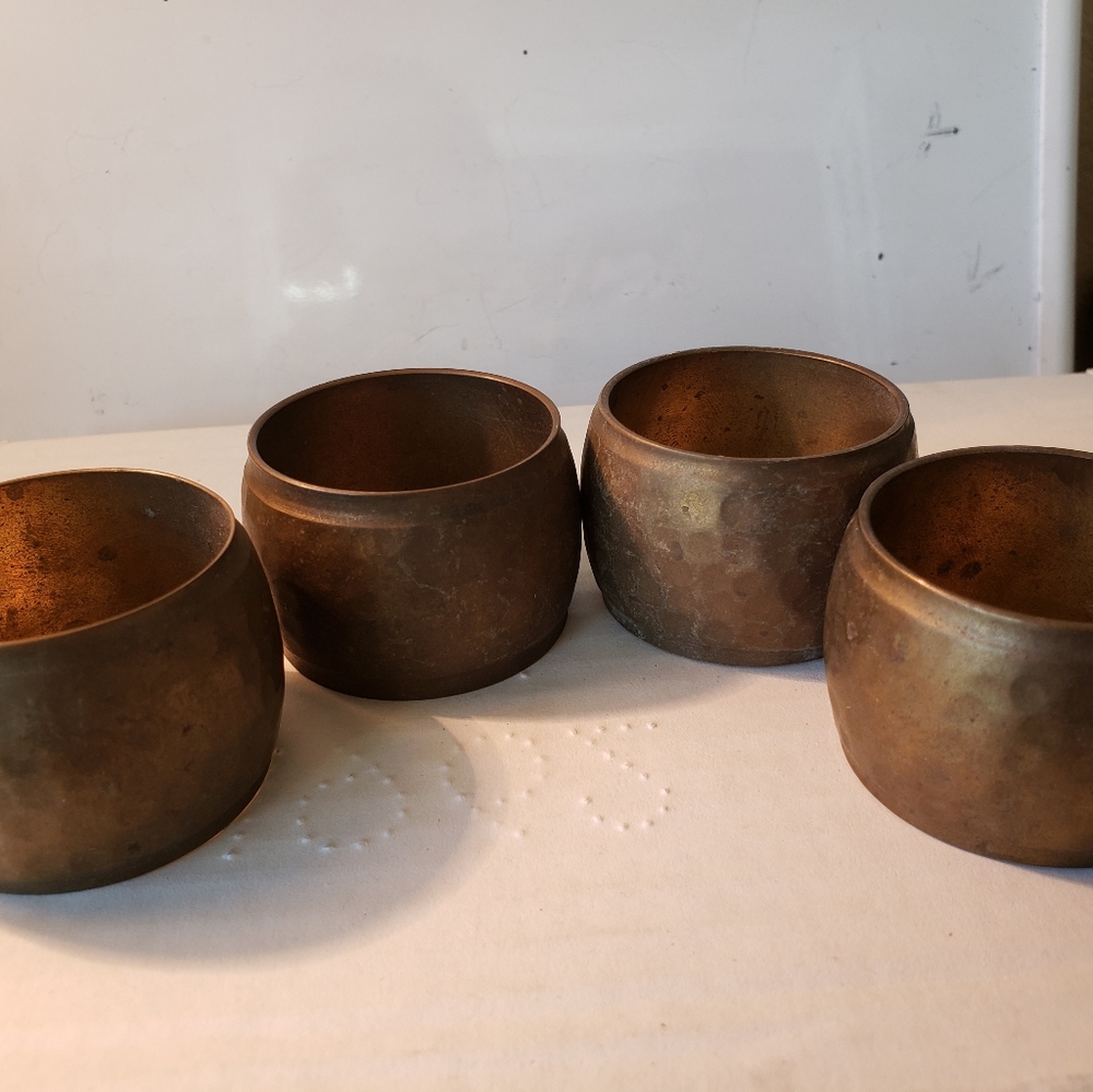 Vintage Hammerex Set of 4 brass napkin rings. Made in India